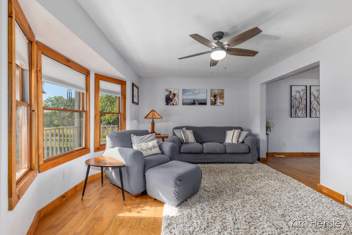 4493 Wood School Road