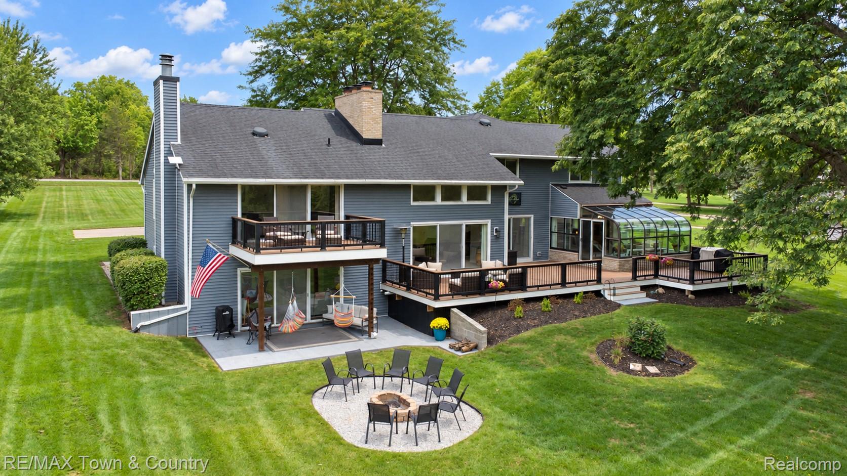 7492 River Road
