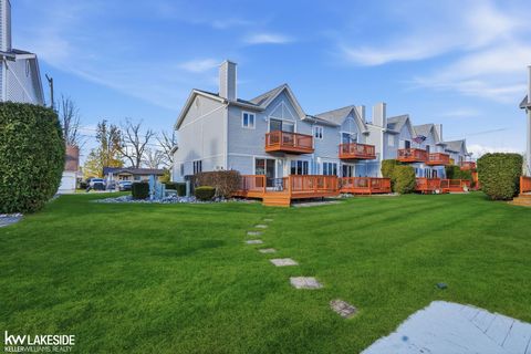 140 Kenyon Drive Algonac City MI 48001