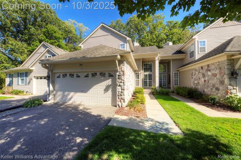 988 Calpernia Wixom City MI 48393