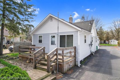 1238 S Genesee Road Burton City MI 48509