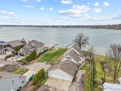 Tiny photo for 4390 Cass Elizabeth Road, Waterford Charter Township, MI 48328 (MLS # 20261024785)