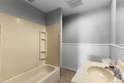 Tiny photo for 4390 Cass Elizabeth Road, Waterford Charter Township, MI 48328 (MLS # 20261024785)