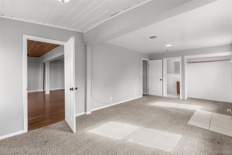 Tiny photo for 4390 Cass Elizabeth Road, Waterford Charter Township, MI 48328 (MLS # 20261024785)