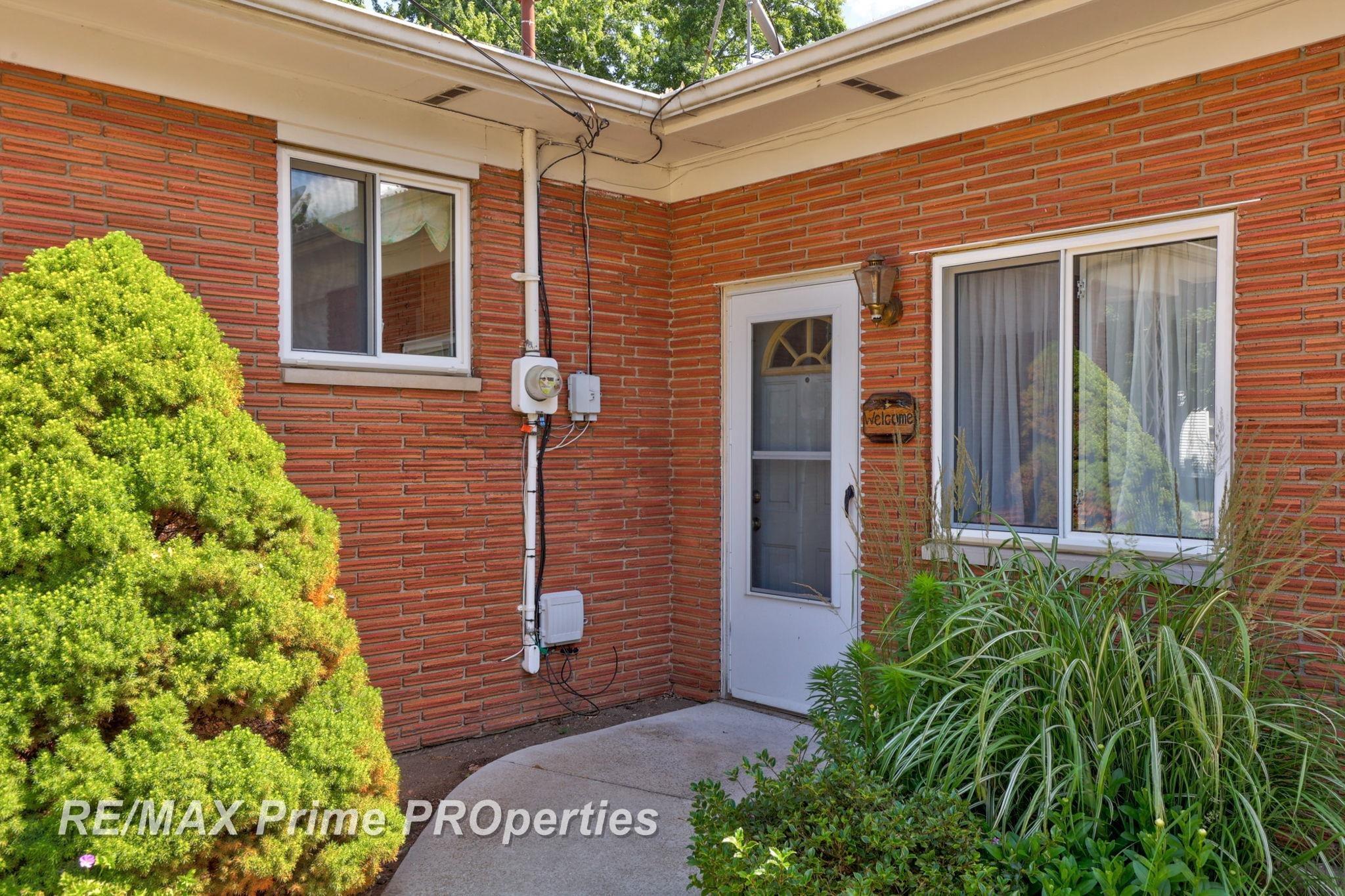 2524 Whitemore Place