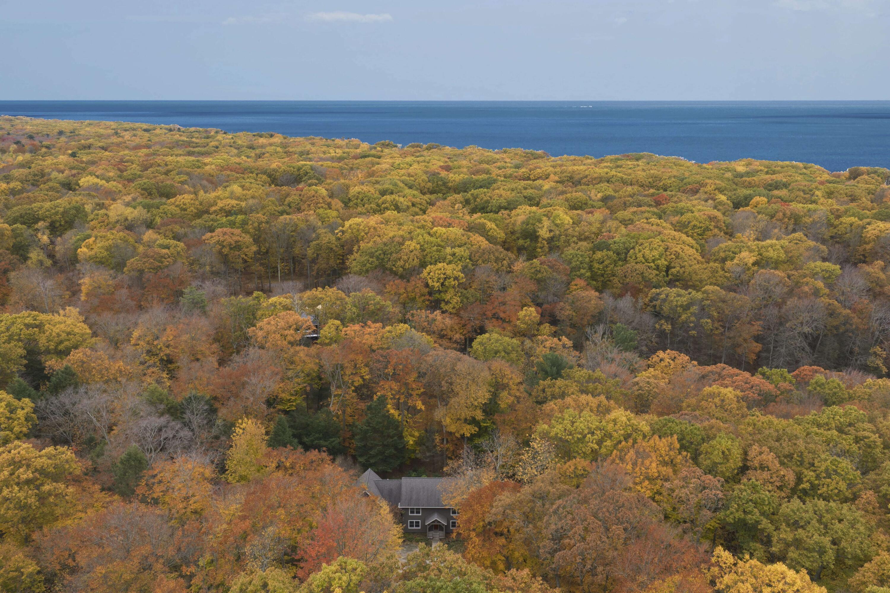 6142 Scenic Woods Circle N