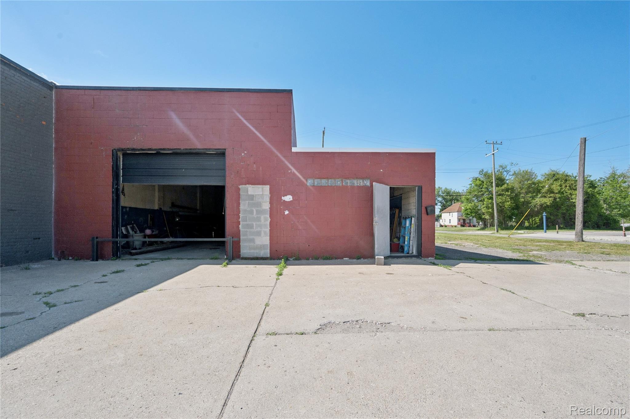 300 Oakwood