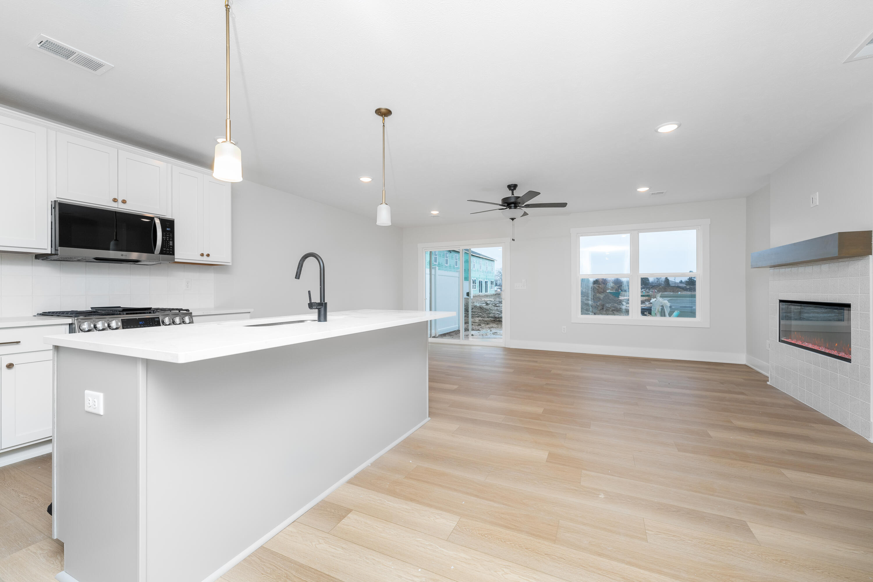 222 Elkenburg Street 7