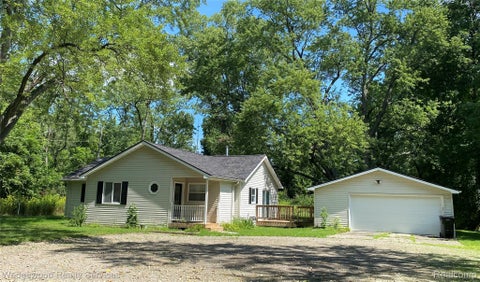 Photo of 364 James Court, Lake Orion Village, MI 48362 (MLS # 20261063789)