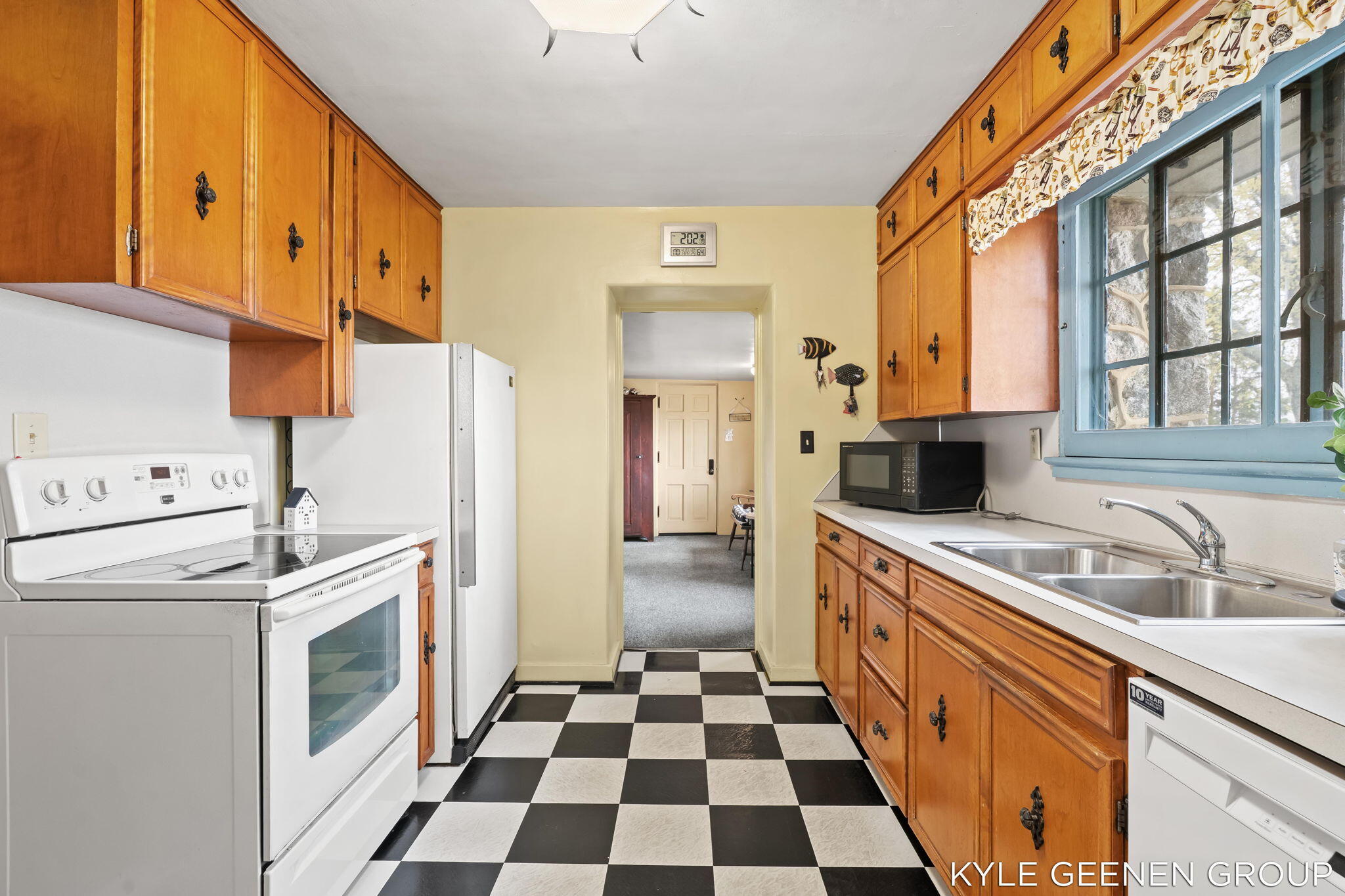 1418 Waukazoo Drive