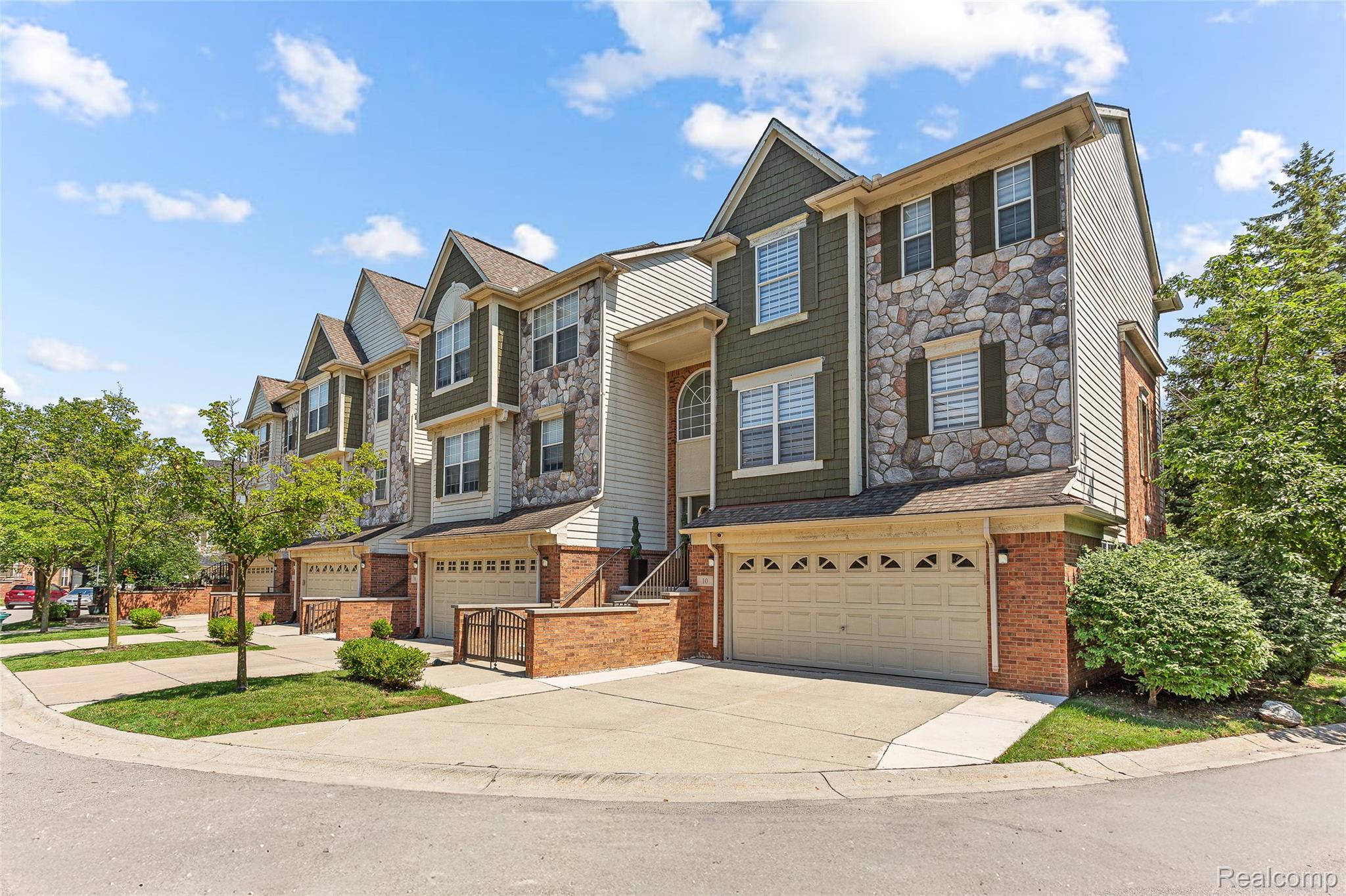 10 Bradford Court