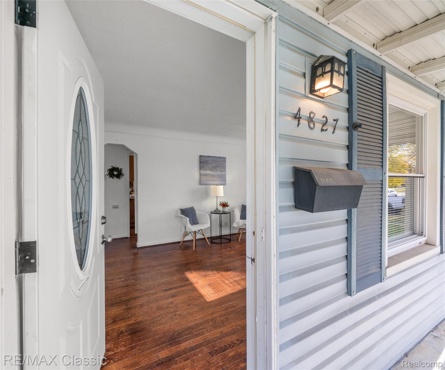 4827 Winifred Street