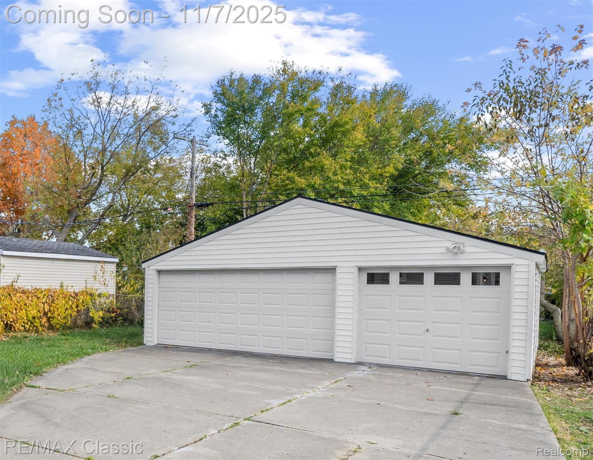 4827 Winifred Street