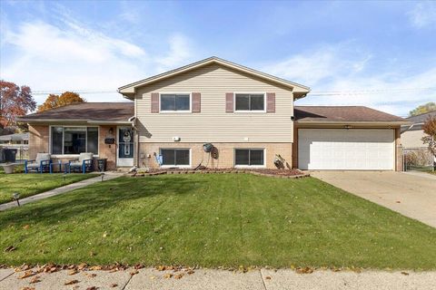 Photo of 9001 Hensley Drive, Sterling Heights City, MI 48314 (MLS # 81025056621)