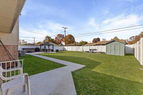 Tiny photo for 9001 Hensley Drive, Sterling Heights City, MI 48314 (MLS # 81025056621)