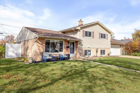 Tiny photo for 9001 Hensley Drive, Sterling Heights City, MI 48314 (MLS # 81025056621)