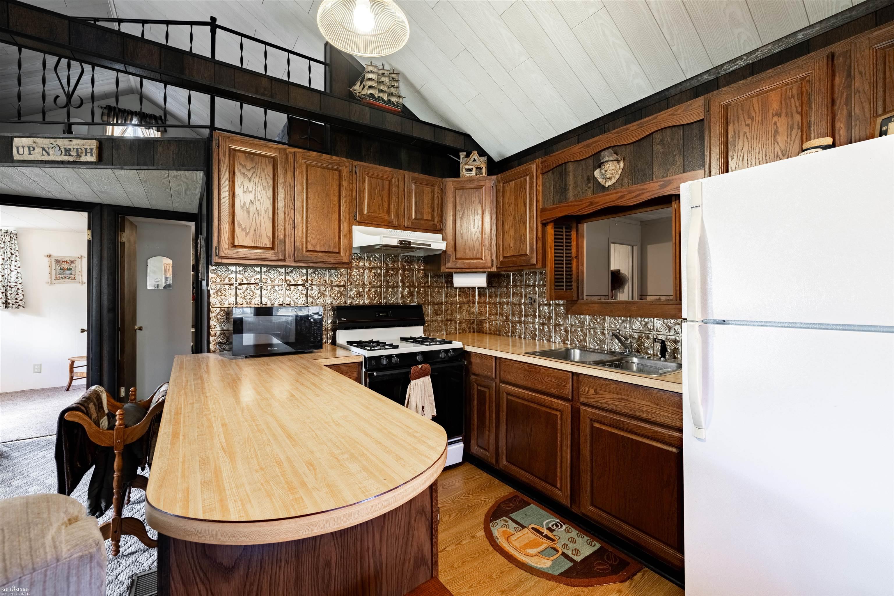 10388 Hunters Trail