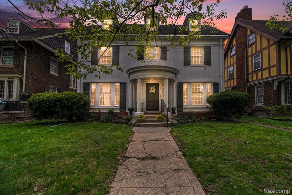 121 LONGFELLOW ST, DETROIT, MI 48202 - Image ced297da4cf449cfd0f21da65ea9c915/625979032