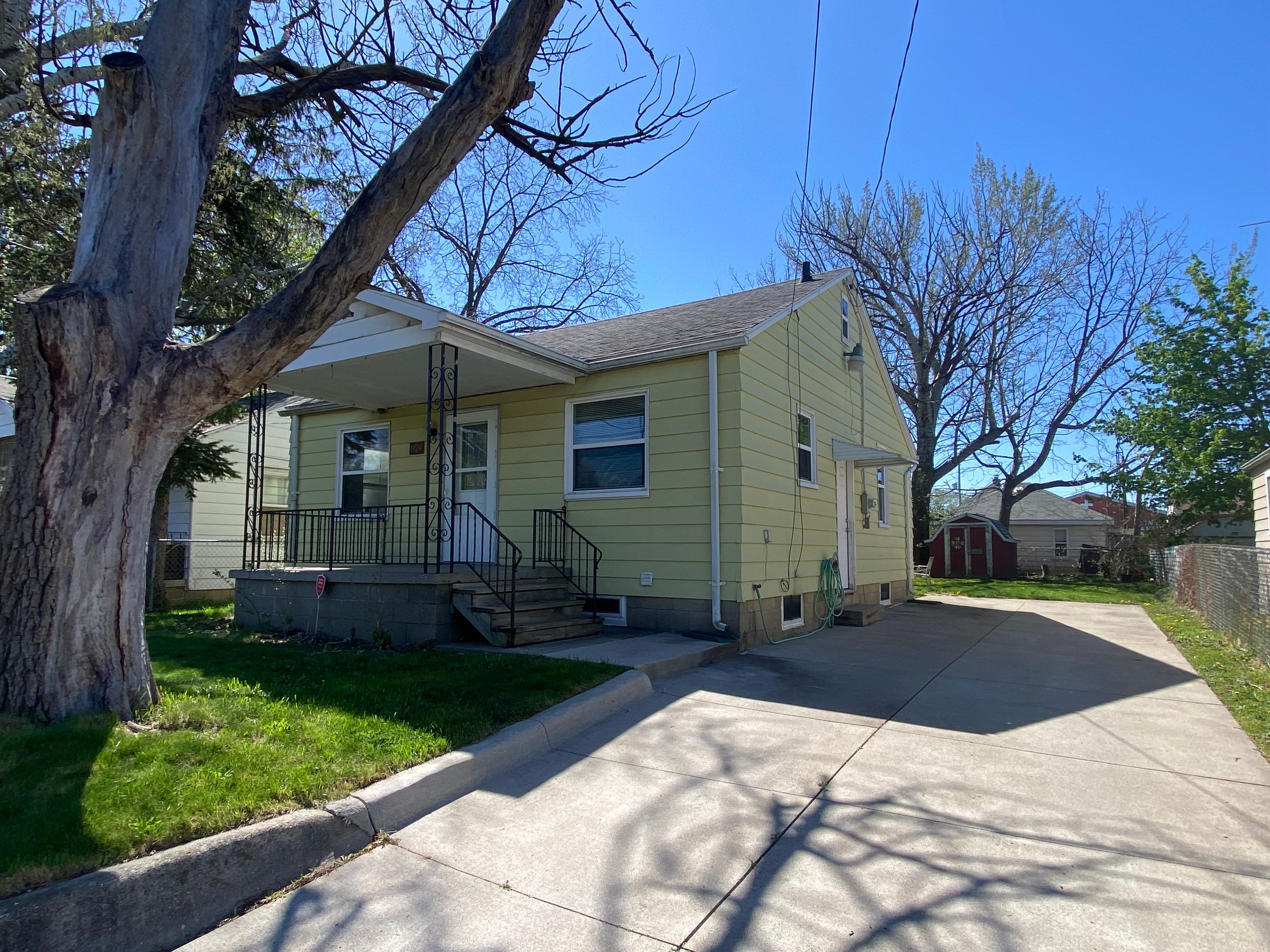 1424 CONNELL Street