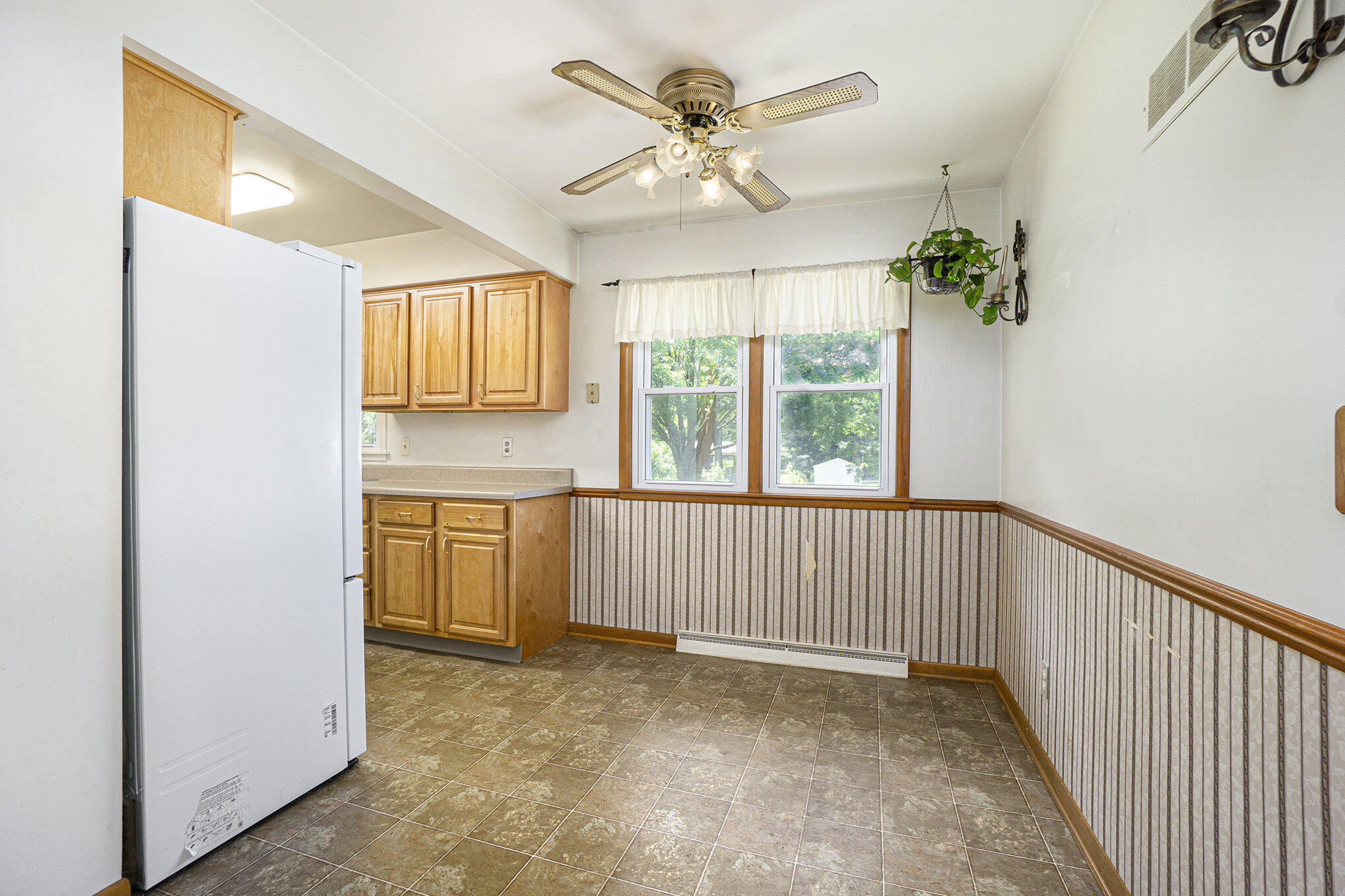 Kalamazoo Charter Township, Michigan 49006, United States, 3 Bedrooms Bedrooms, ,2 BathroomsBathrooms,Residential,Active,164140