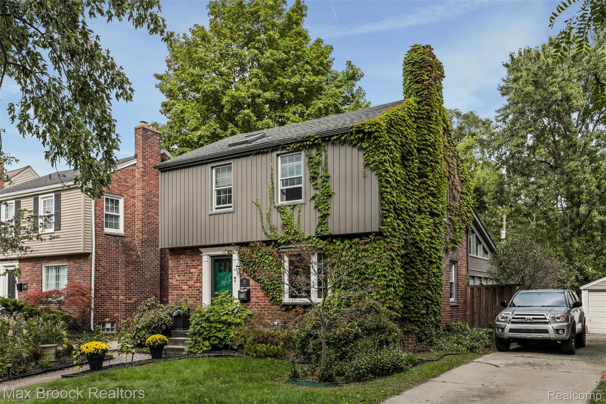 2118 Pinecrest Drive