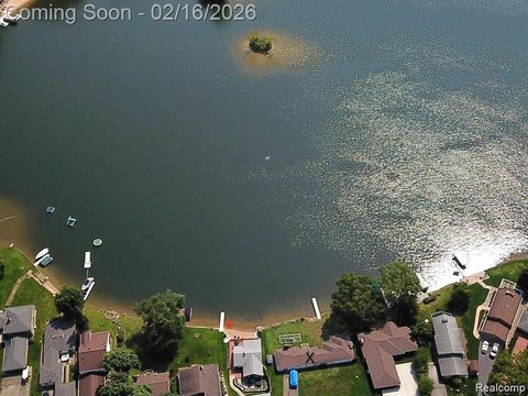 8461 Woodland Shore Drive Brighton Township MI 48114