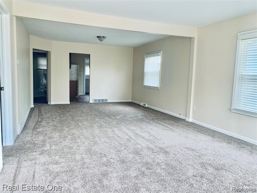 60 W Meyers Avenue