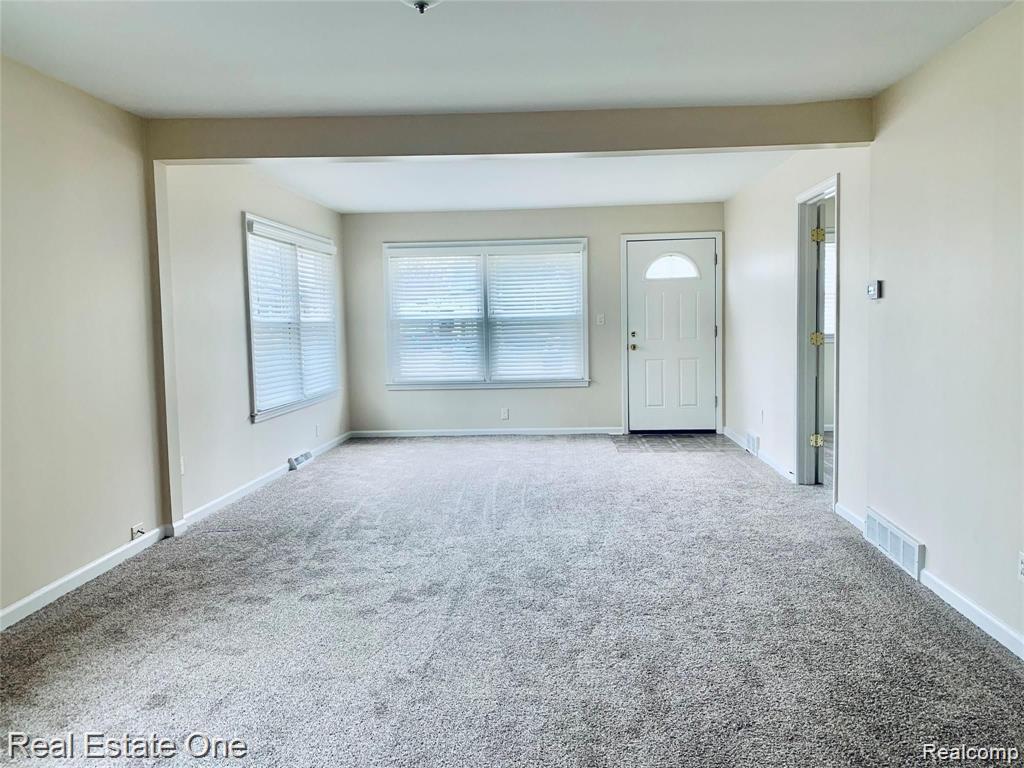 60 W Meyers Avenue
