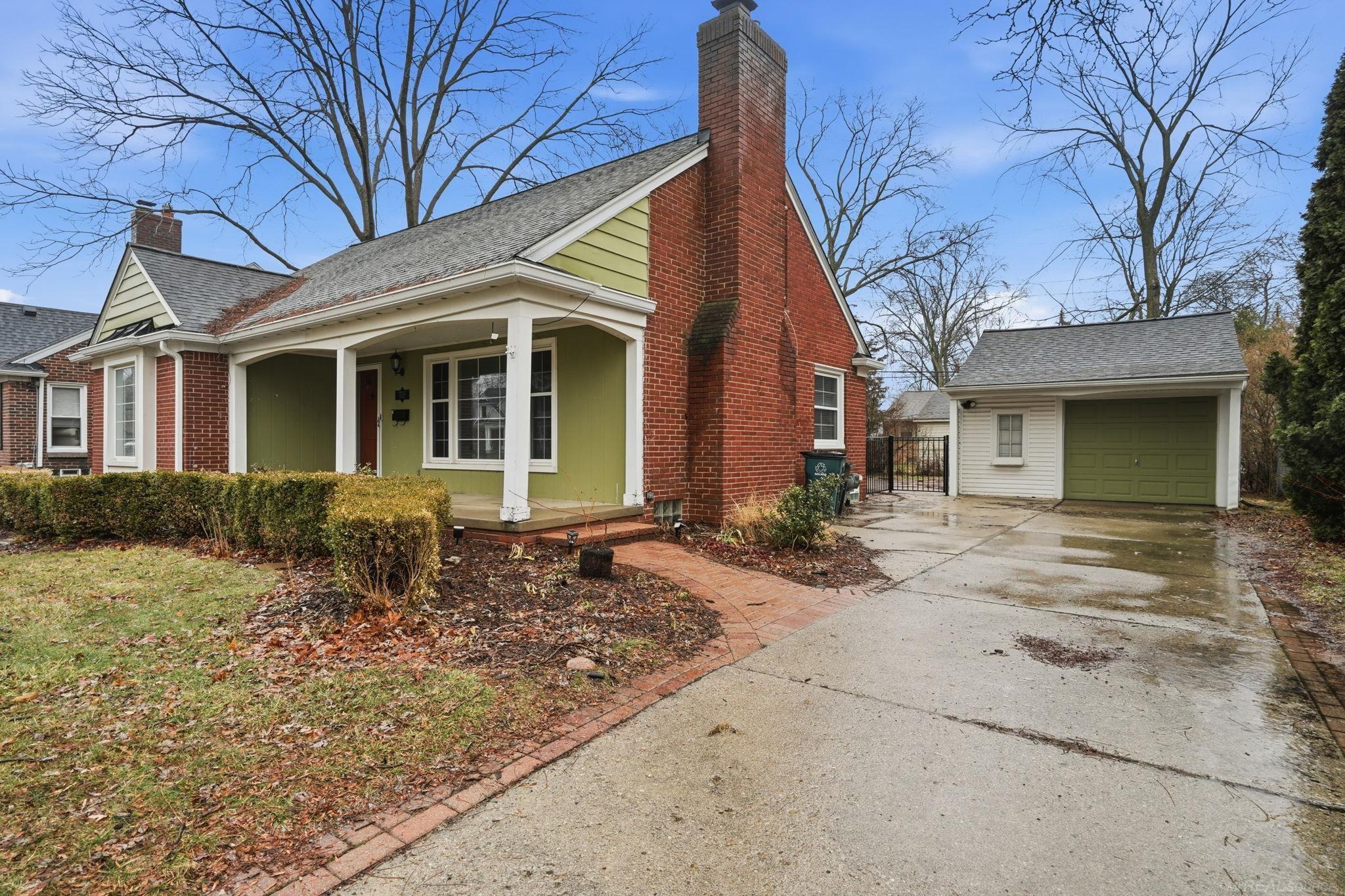 32200 Arlington Drive