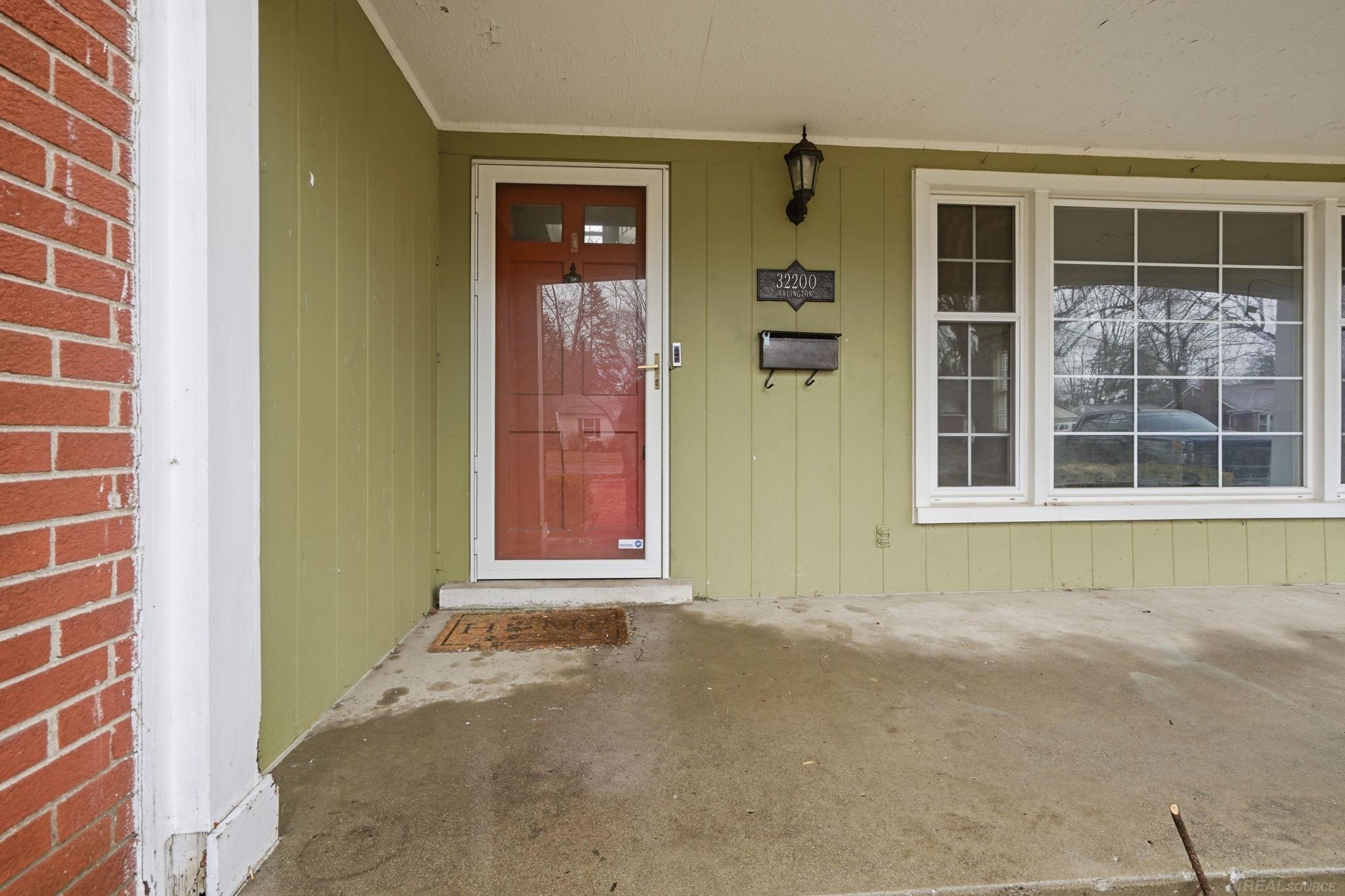 32200 Arlington Drive