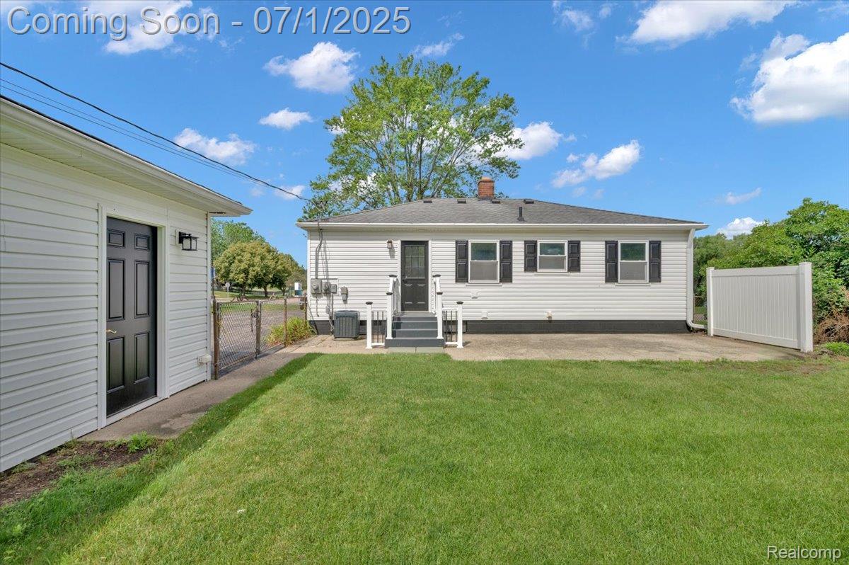 2190 Crescent Lake Road