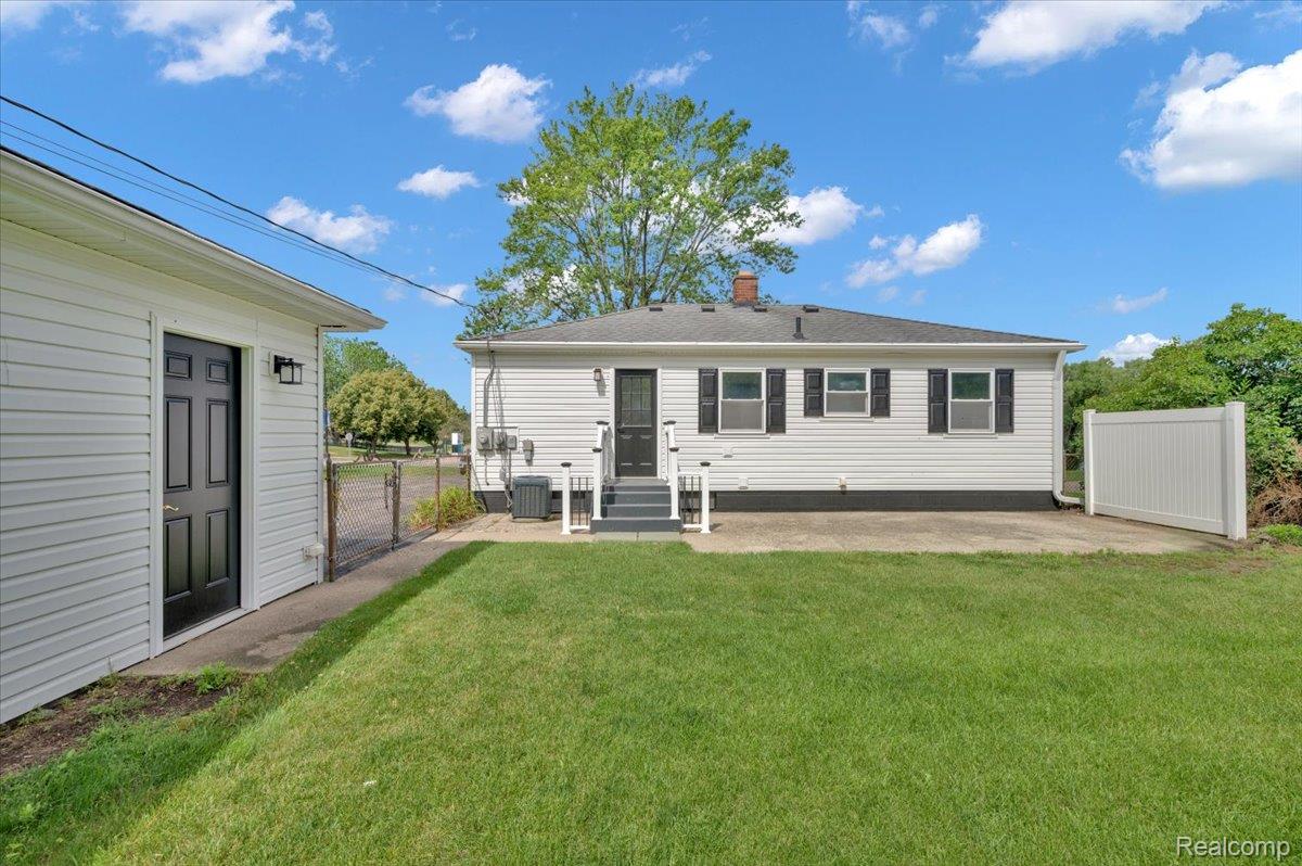 2190 Crescent Lake Road