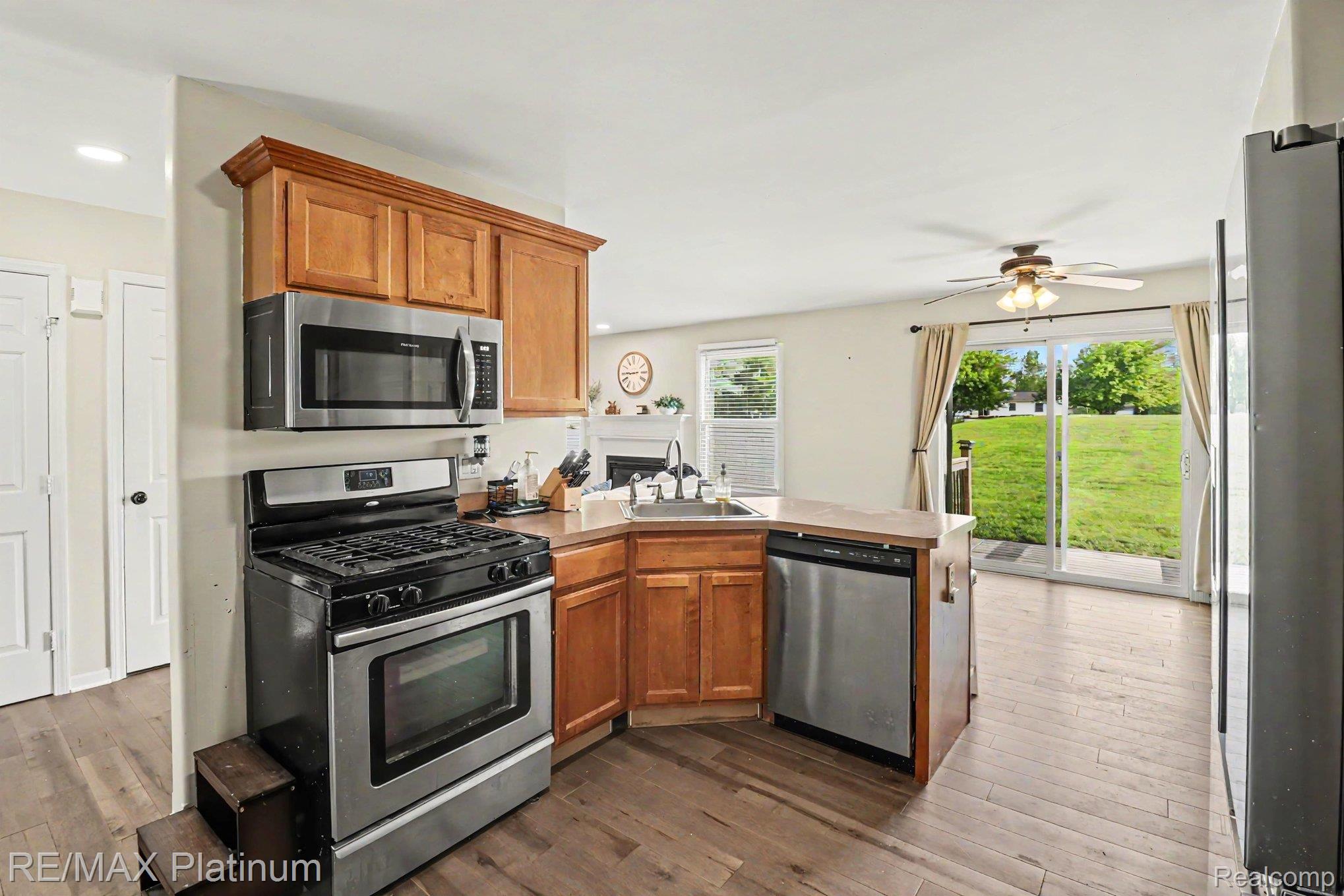 9731 Fountain Lane