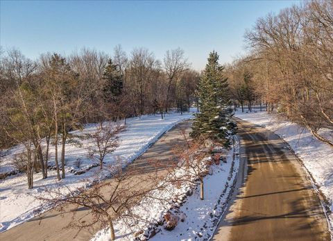 A home in GrovelandTownship_Oakland