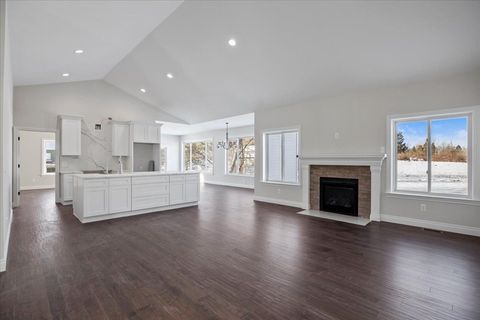 A home in GrovelandTownship_Oakland