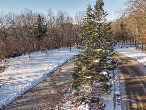 A home in GrovelandTownship_Oakland