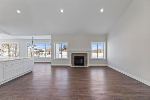 A home in GrovelandTownship_Oakland