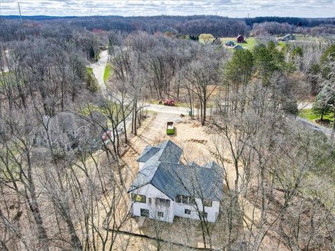 A home in GrovelandTownship_Oakland