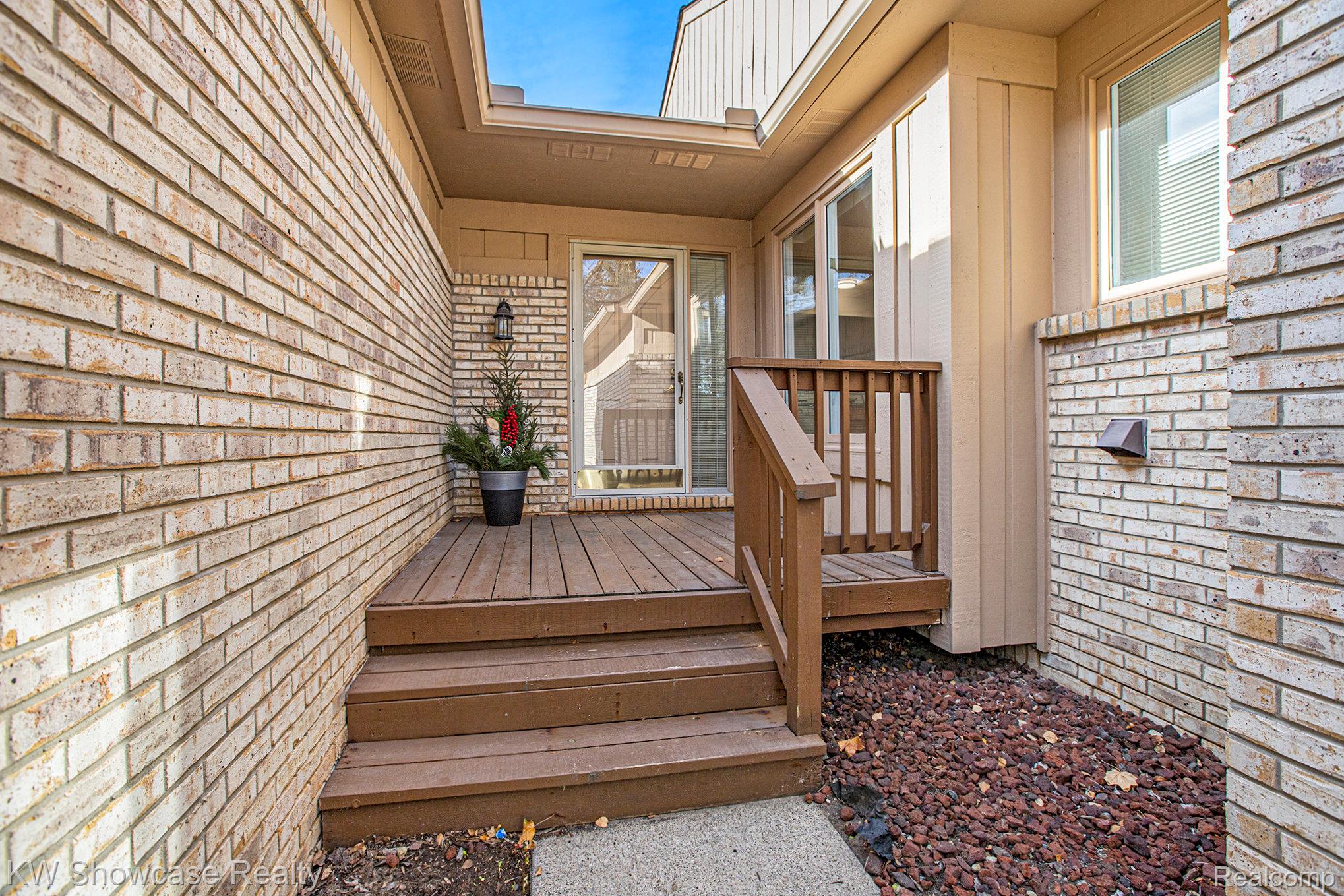 21971 Lancrest Court 293