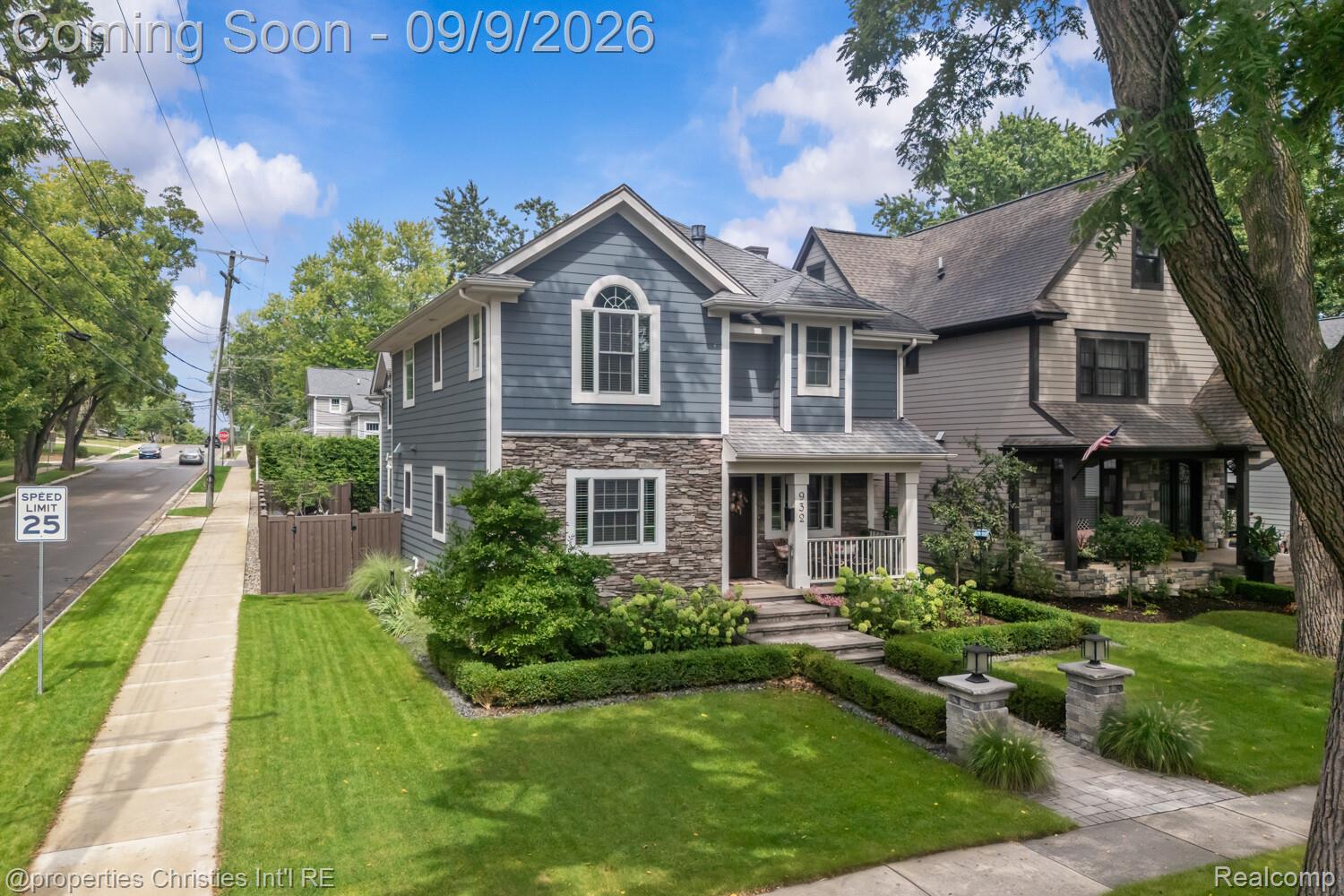 932 Roselawn Drive