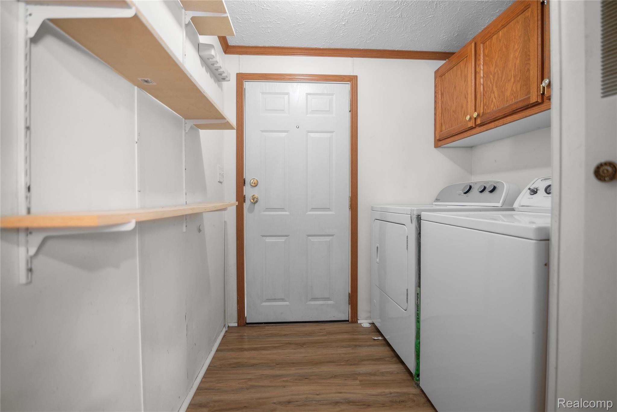 Huron Charter Township, Michigan 48164, United States, 3 Bedrooms Bedrooms, ,2 BathroomsBathrooms,Residential,Active,225804