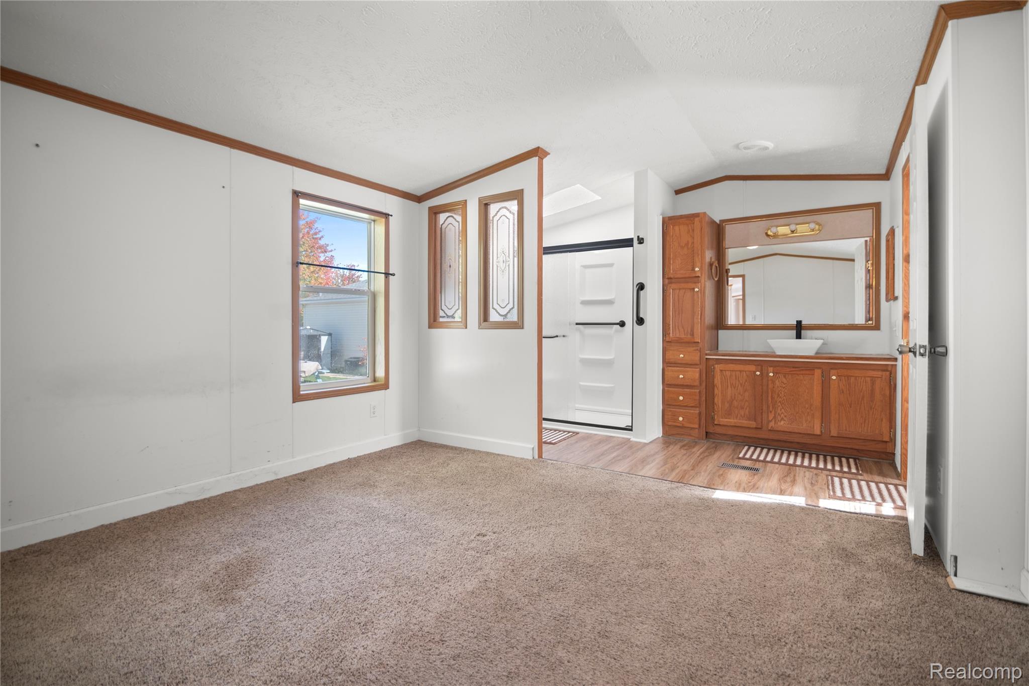 Huron Charter Township, Michigan 48164, United States, 3 Bedrooms Bedrooms, ,2 BathroomsBathrooms,Residential,Active,225804