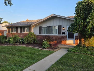 16816 Hans Court Fraser City MI 48026