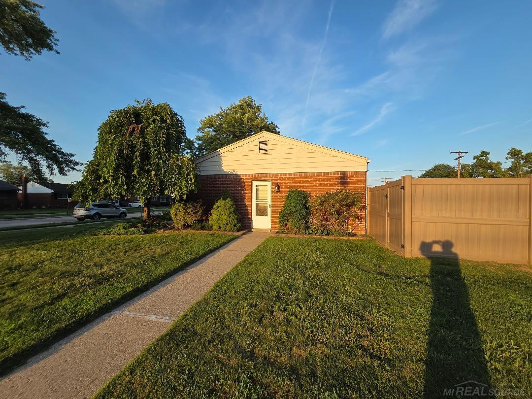 16816 Hans Court