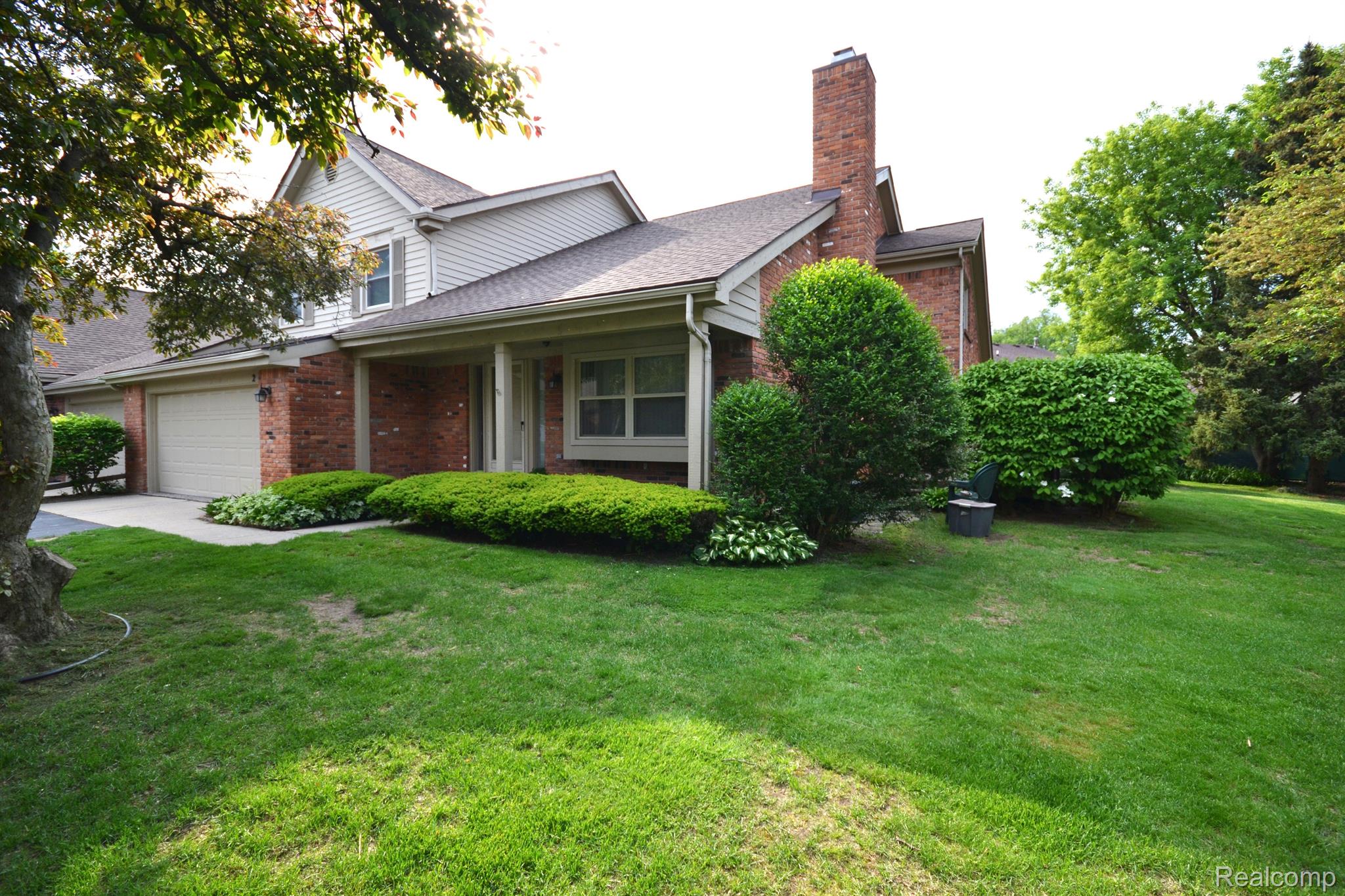 Dearborn City, Michigan 48124, United States, 2 Bedrooms Bedrooms, ,3 BathroomsBathrooms,Residential,Pending,182035