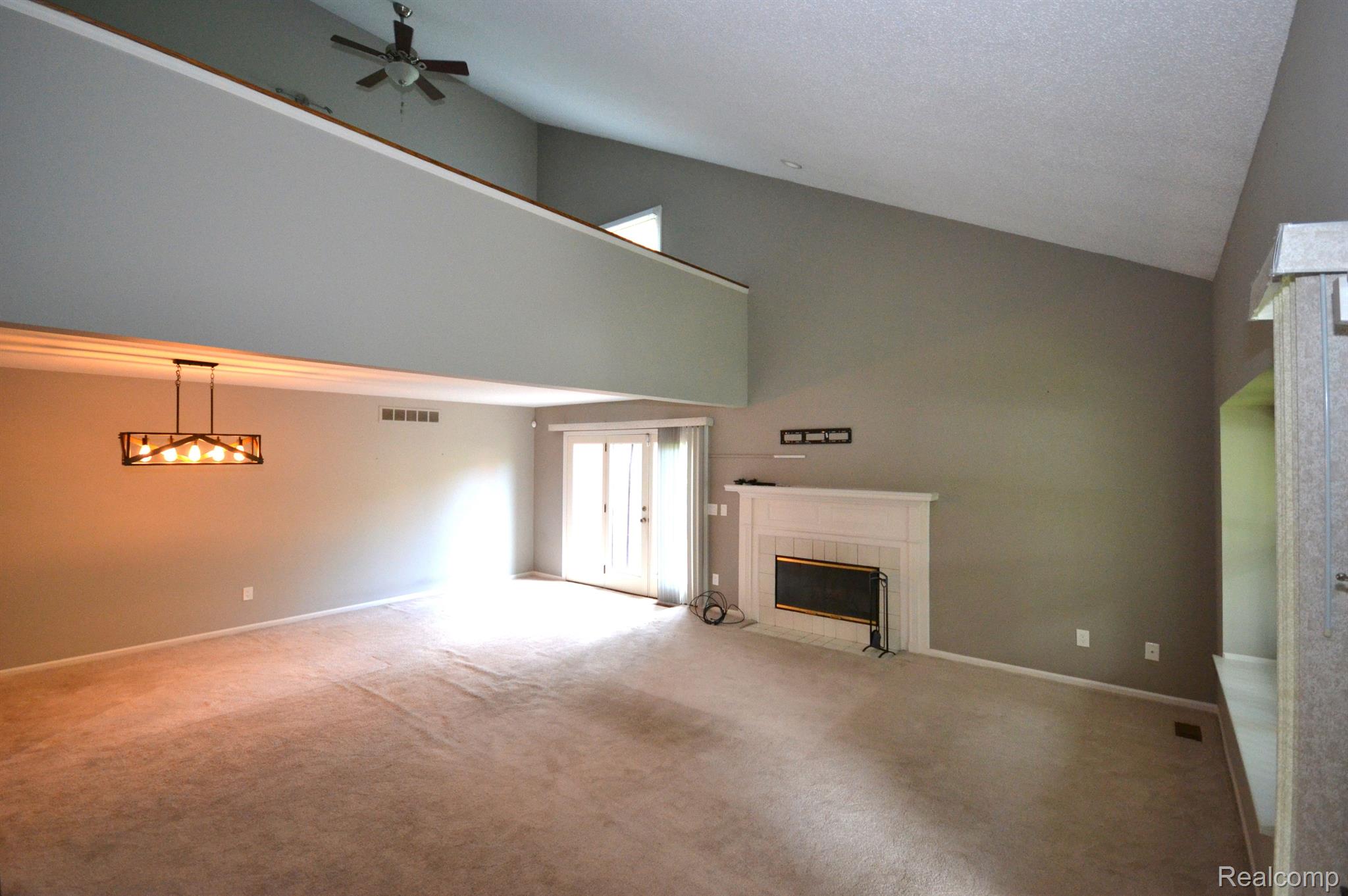 Dearborn City, Michigan 48124, United States, 2 Bedrooms Bedrooms, ,3 BathroomsBathrooms,Residential,Pending,182035