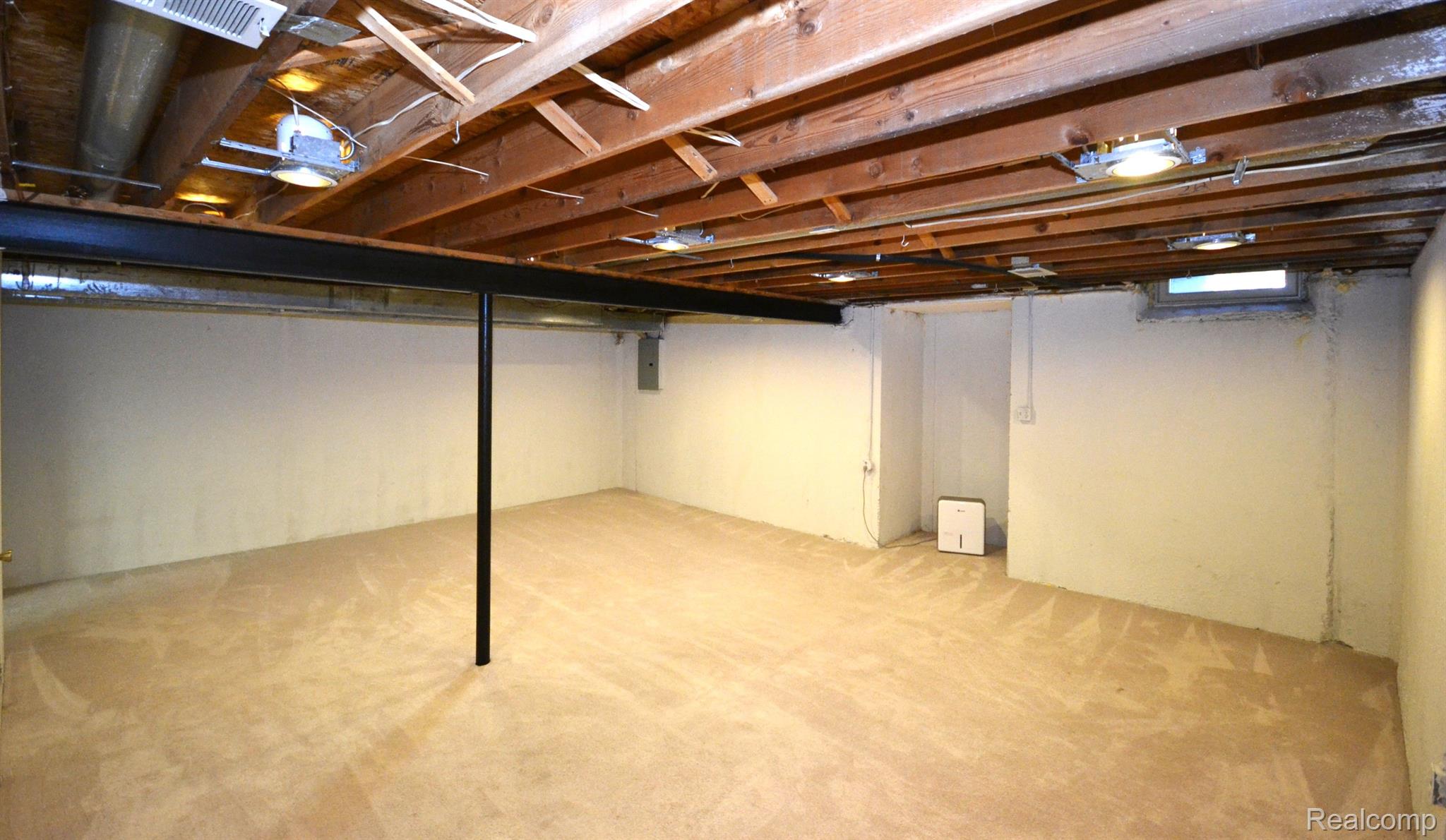 Dearborn City, Michigan 48124, United States, 2 Bedrooms Bedrooms, ,3 BathroomsBathrooms,Residential,Pending,182035