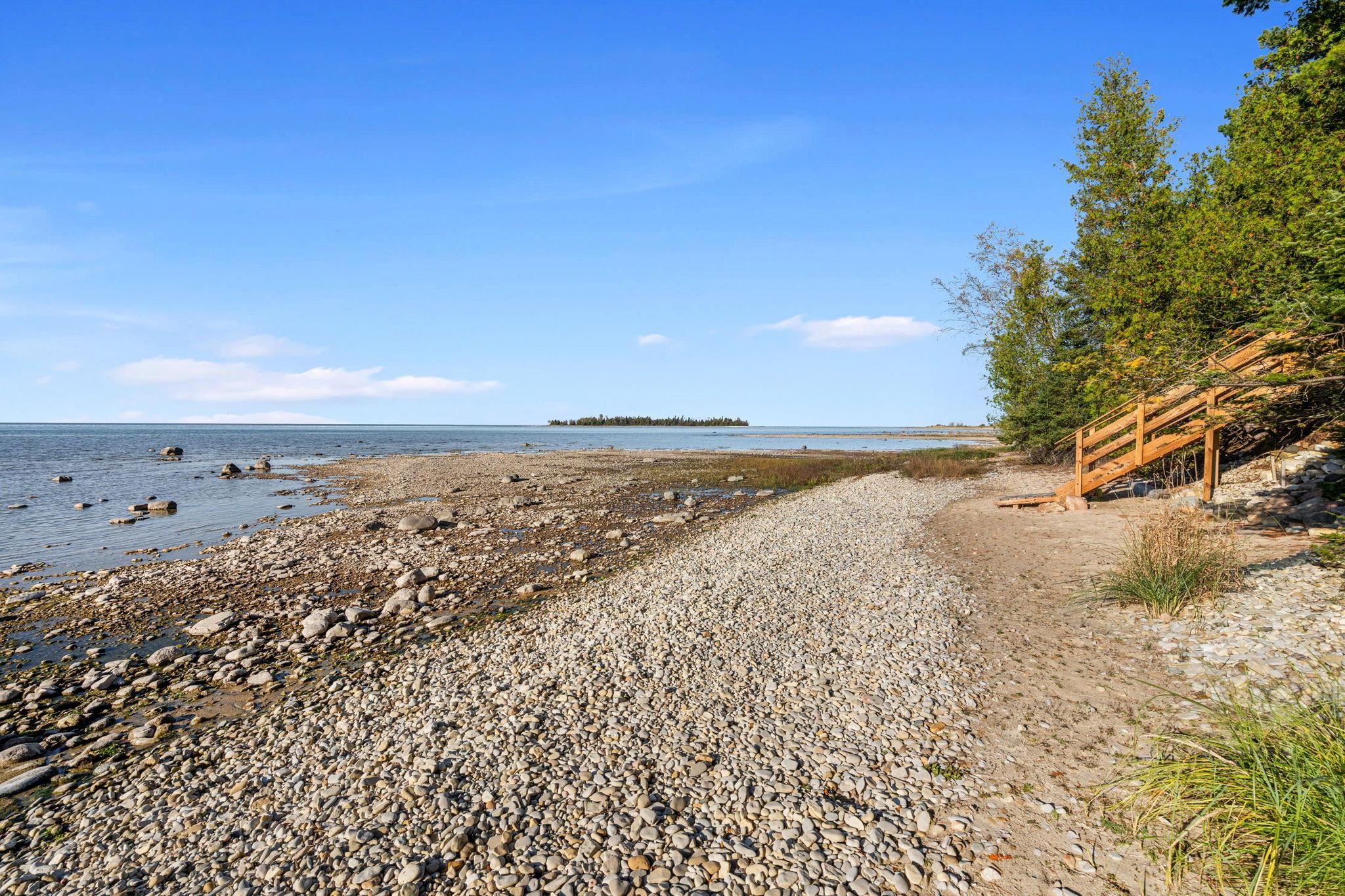 4903 Lake Shore Drive