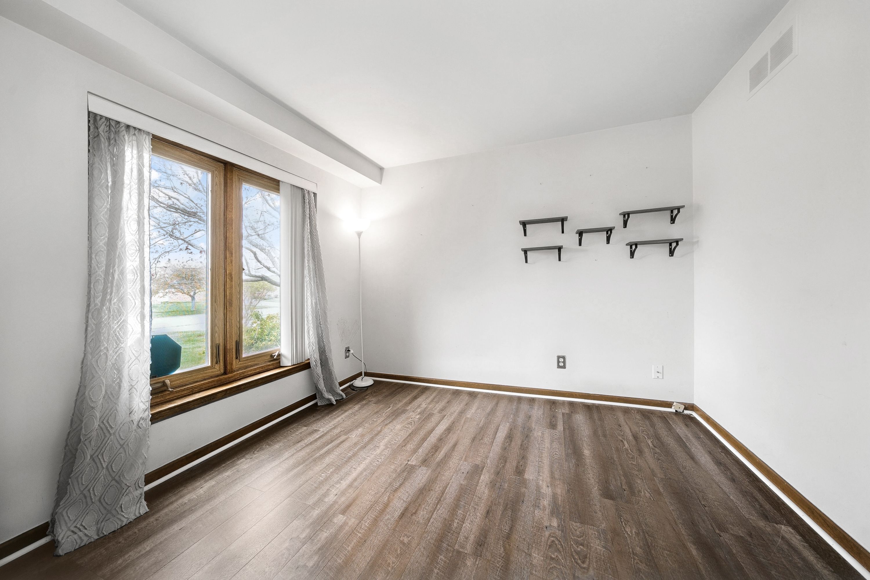 Macomb Township Macomb, Michigan 48044, United States, 4 Bedrooms Bedrooms, ,3 BathroomsBathrooms,Residential,Pending,116478