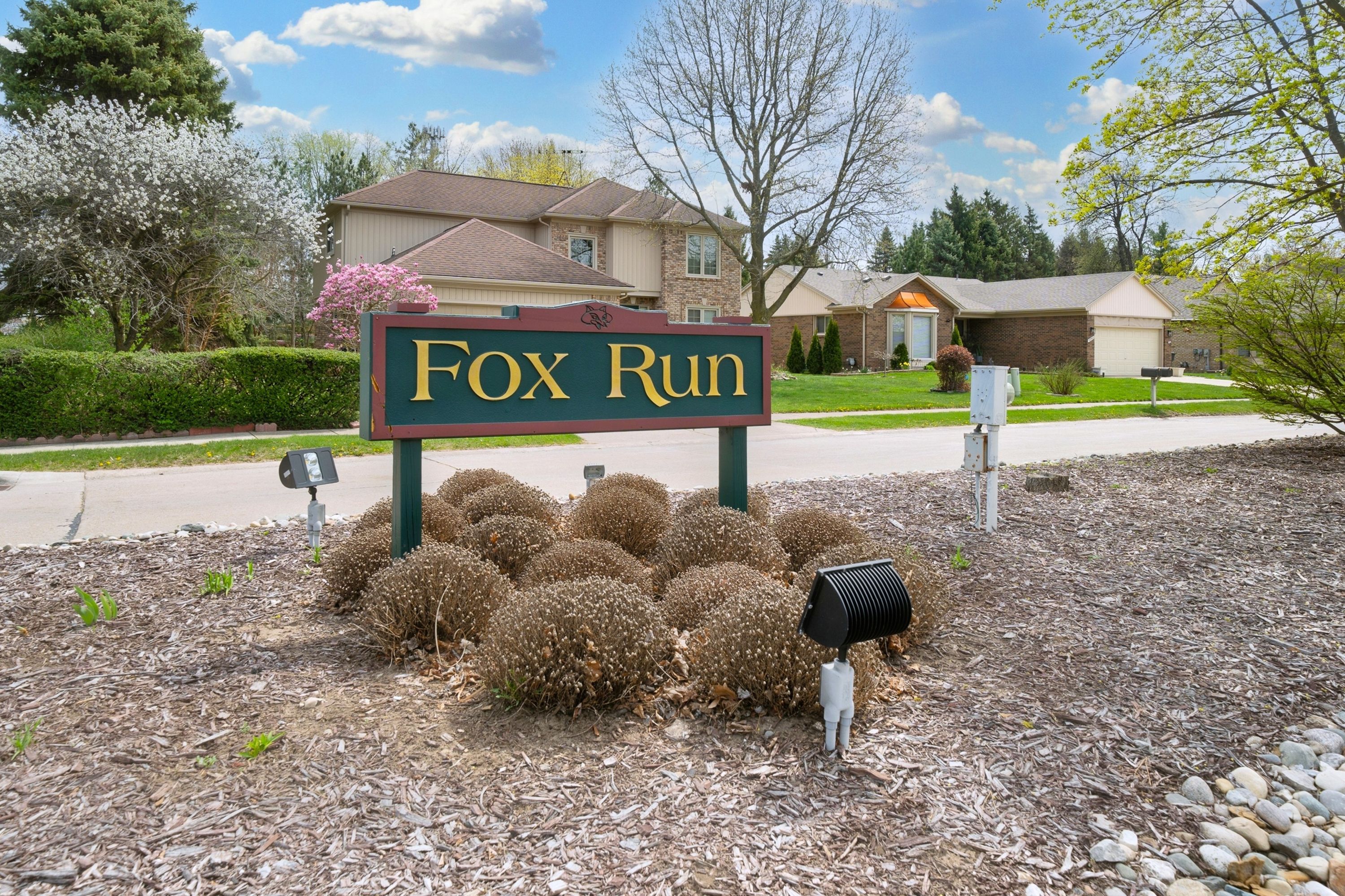 Macomb Township Macomb, Michigan 48044, United States, 4 Bedrooms Bedrooms, ,3 BathroomsBathrooms,Residential,Pending,116478